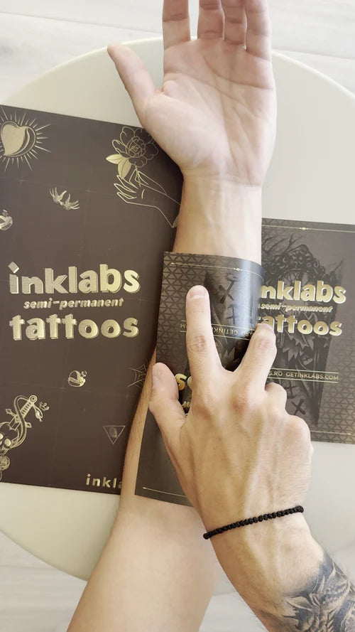 Cum se aplică un tatuaj temporar InkLabs cu apă, pas cu pas