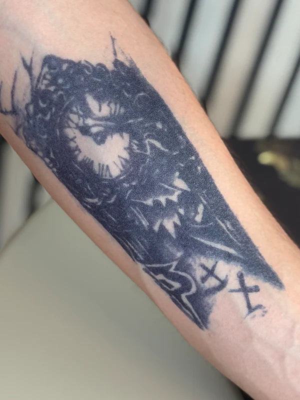 Tatuaje temporare vs permanente: tatuaj semipermanent cu aspect realist